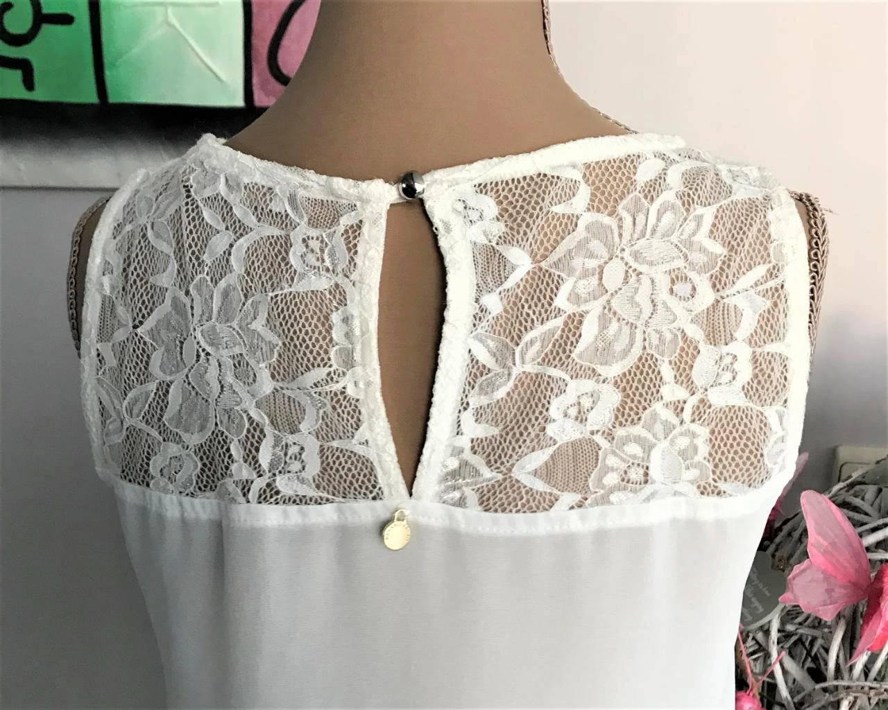 RinaSimento M36 blusa en crema con parte superior de encaje y pliegues . – photo 4